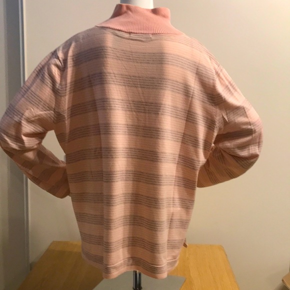 Sweater Liz Claiborne, size 3X. - Picture 2 of 2